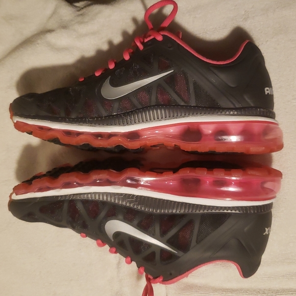 Womens Nike Air Max running sneaker - Picture 10 of 12